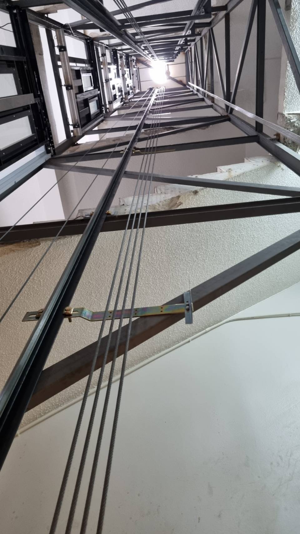 DUMBWAITER ELEVATOR 3